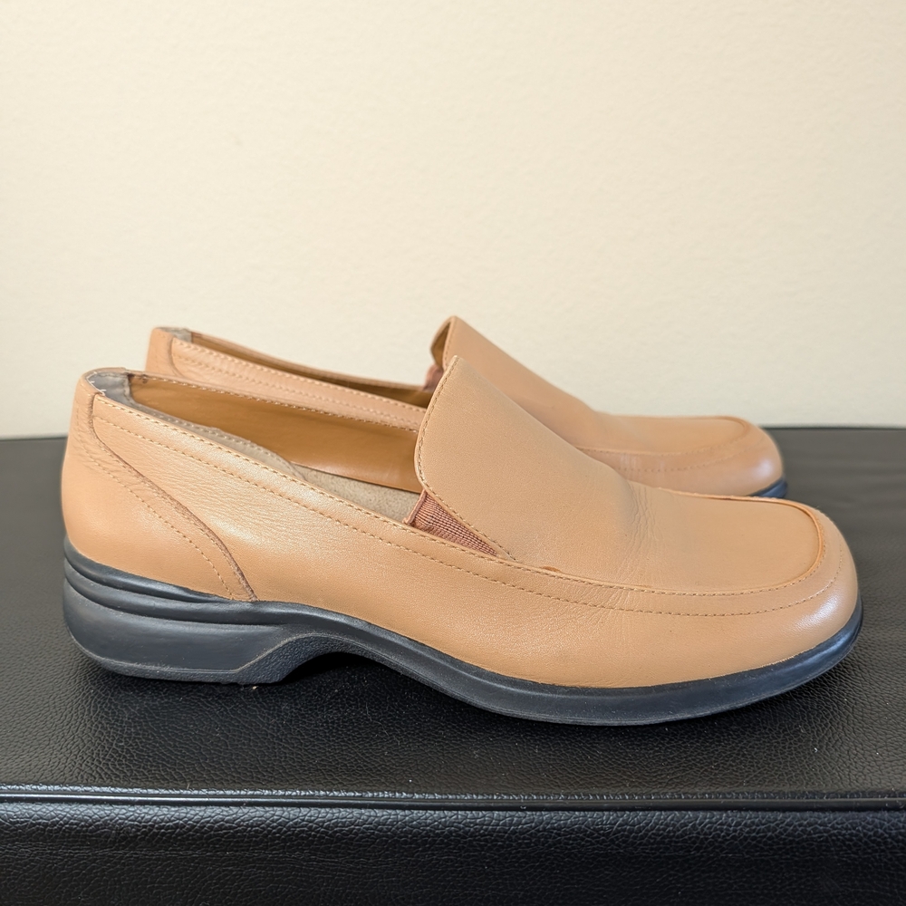 Deer Stags Women’s Tan‎ Leather Loafers, Size 7.5, Comfort Work Shoes